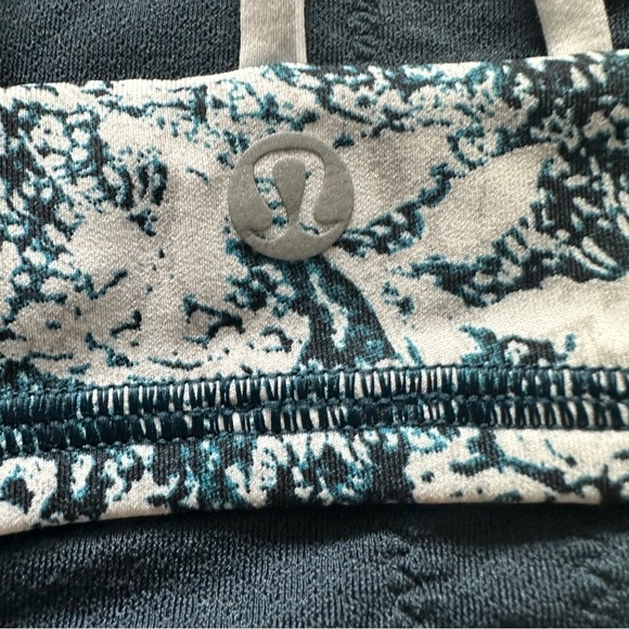 Lululemon sport bra - Picture 3 of 4